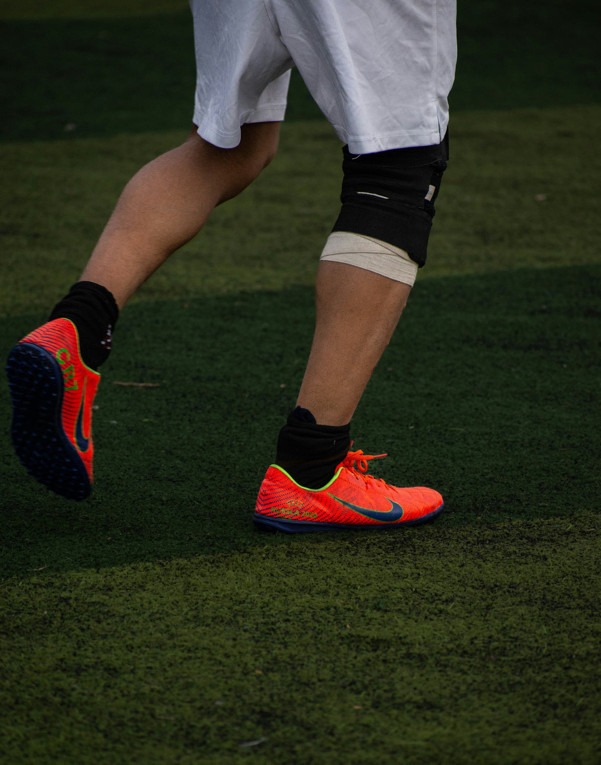 Rehabilitation for anterior and posterior cruciate ligament injuries